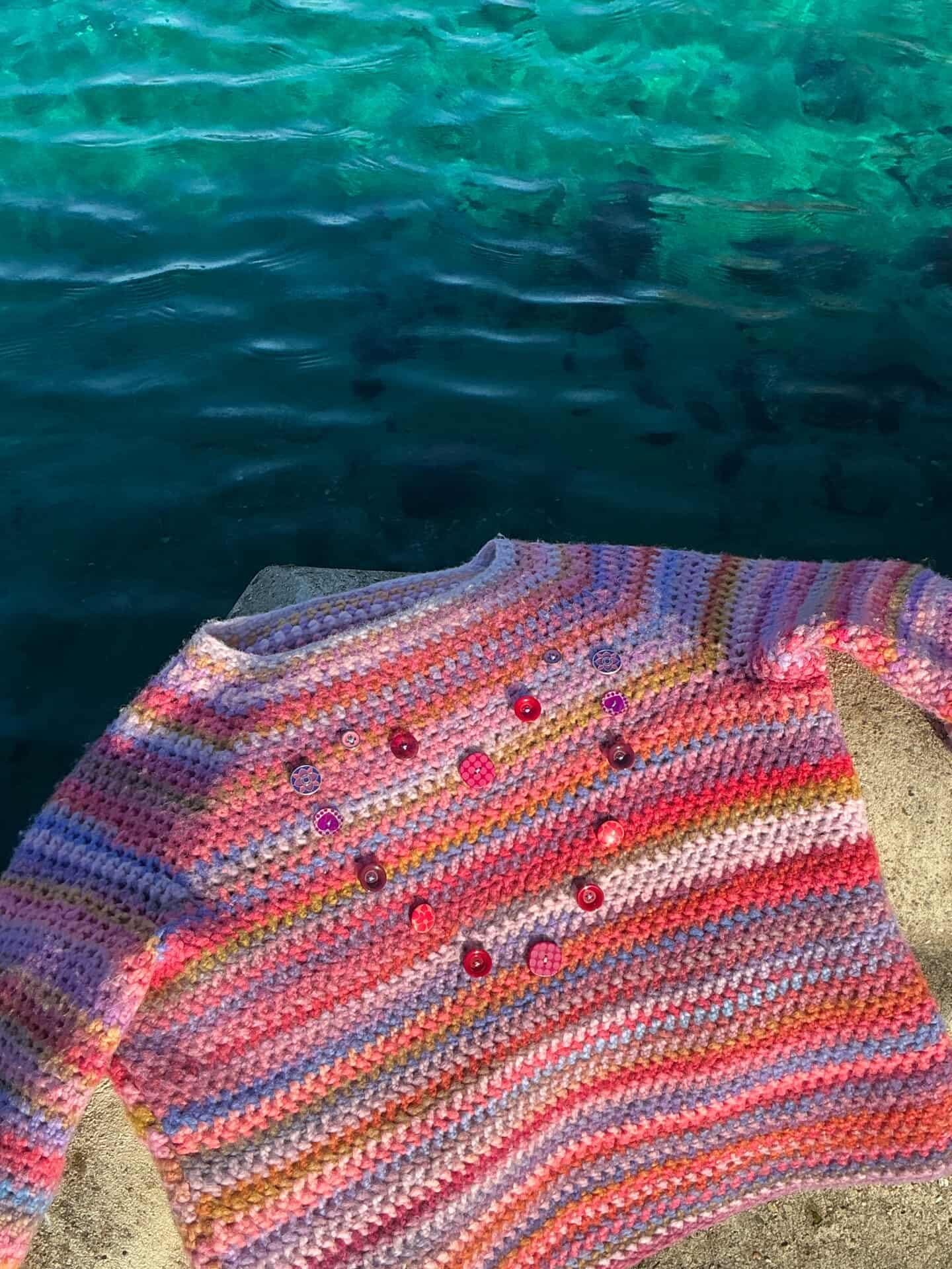 pull en cochet fait à la main